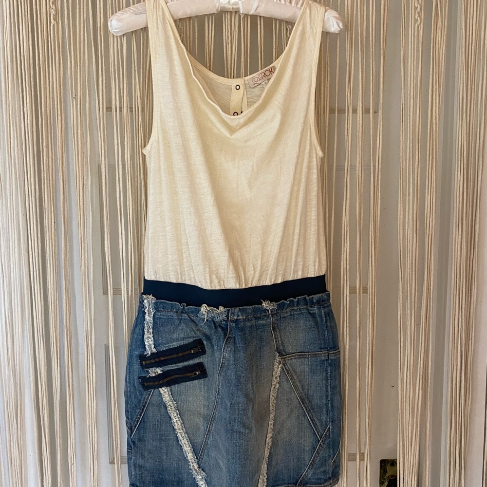 LaRok Cream Buttoned Top